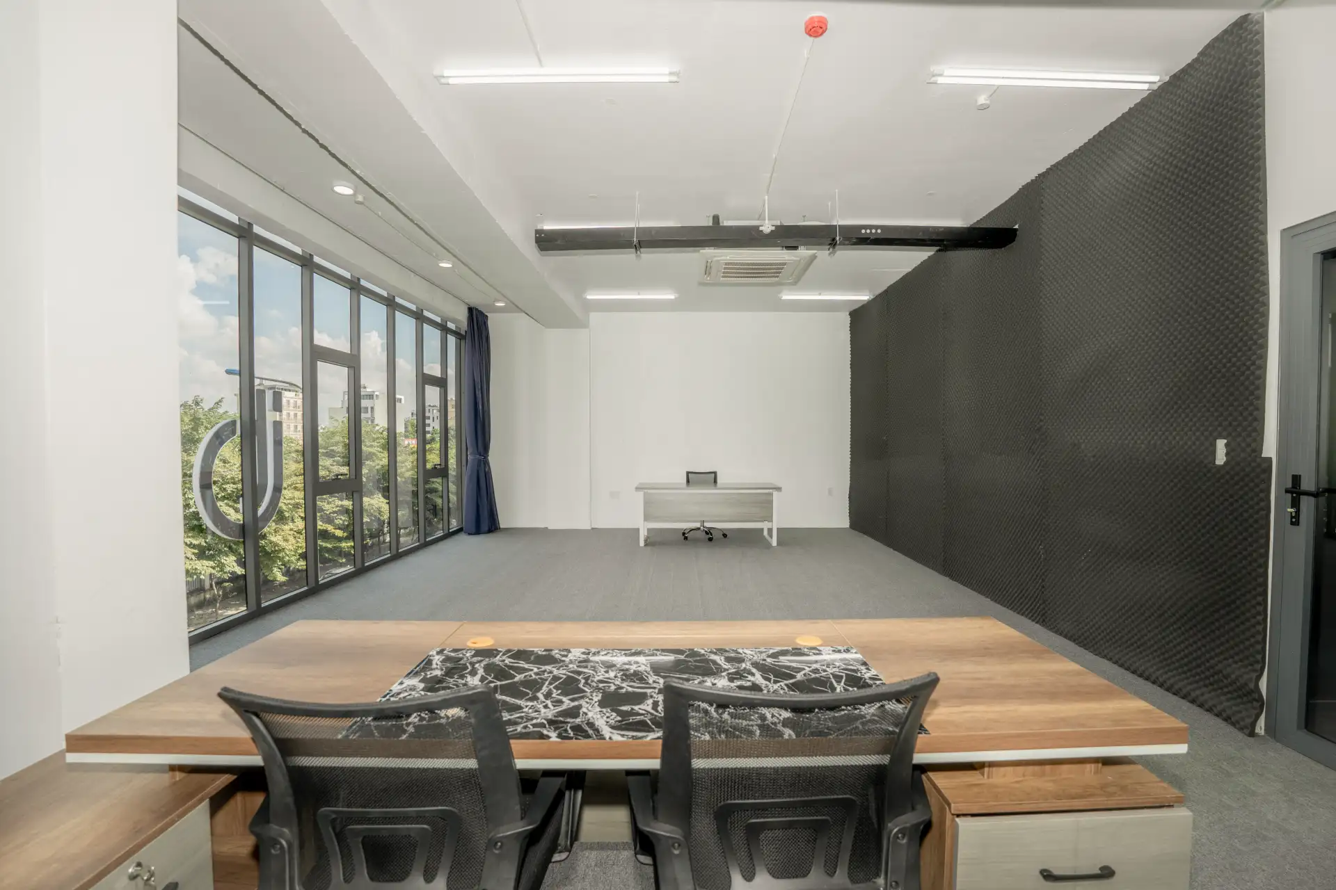 Lầu 1 tòa nhà iTechBlack