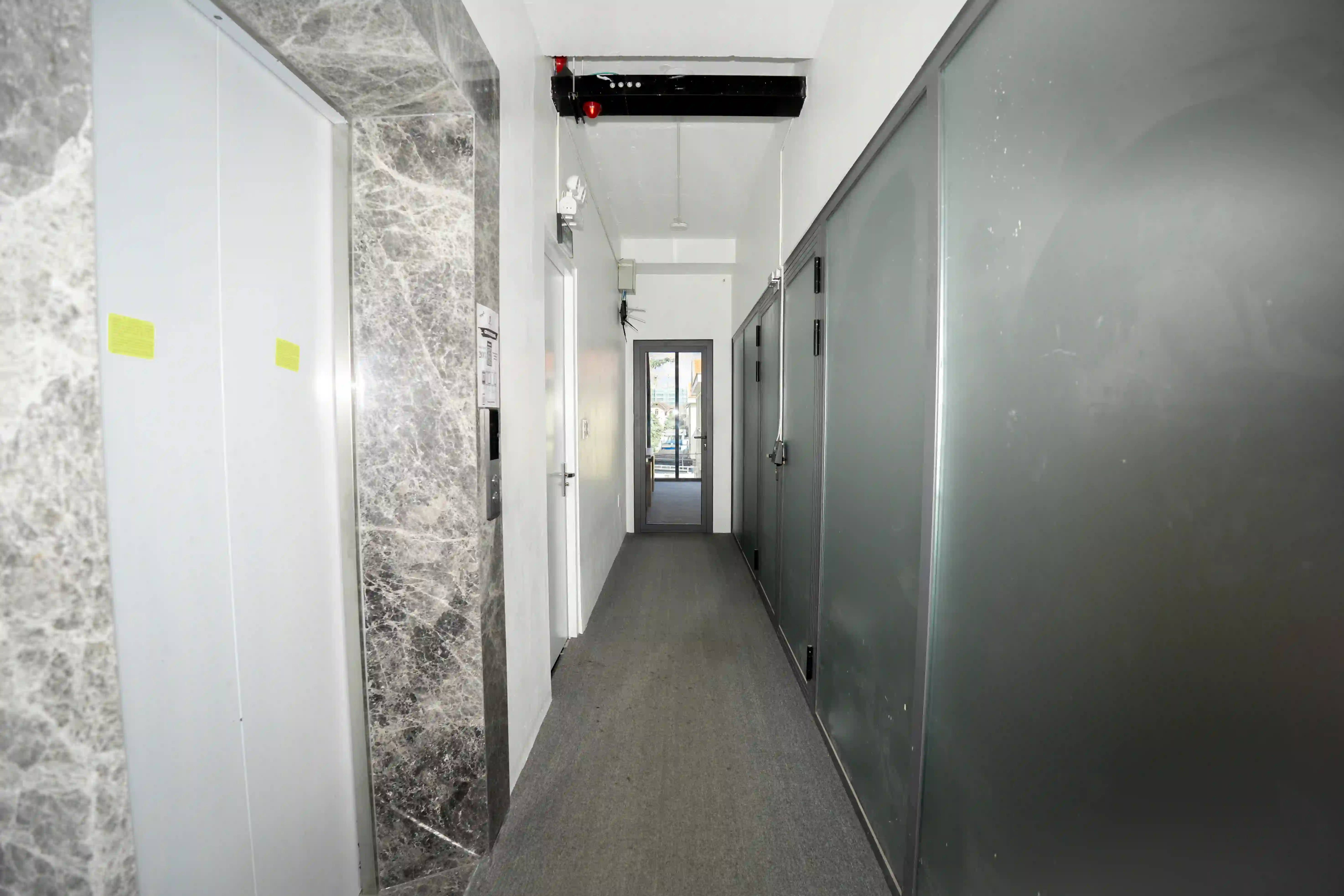 Lầu 1 tòa nhà iTechBlack-5