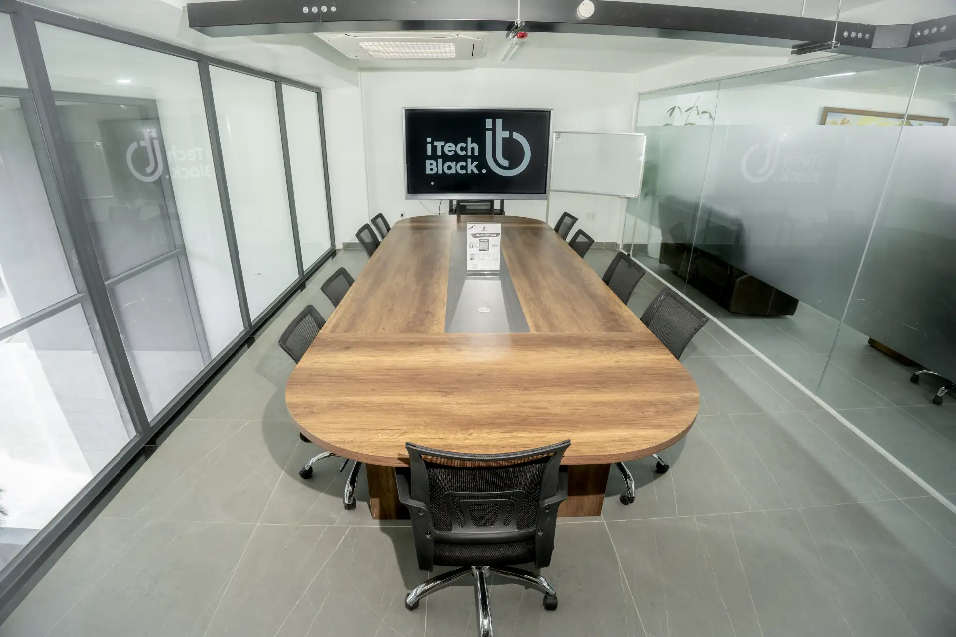 Lầu L tòa nhà iTechBlack